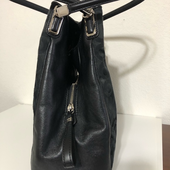 Beautiful Coach Optic C Handbag - Picture 3 of 7